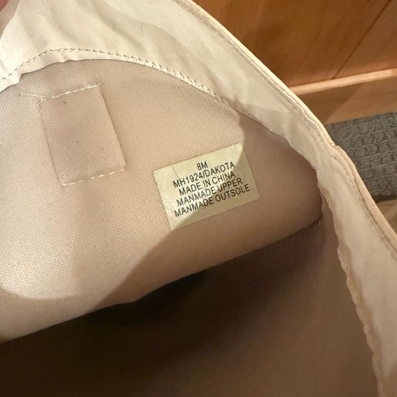 White Heeled cowboy Boots - Picture 6 of 8